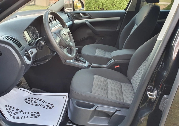 Skoda Octavia cena 25900 przebieg: 233000, rok produkcji 2011 z Ostrzeszów małe 254
